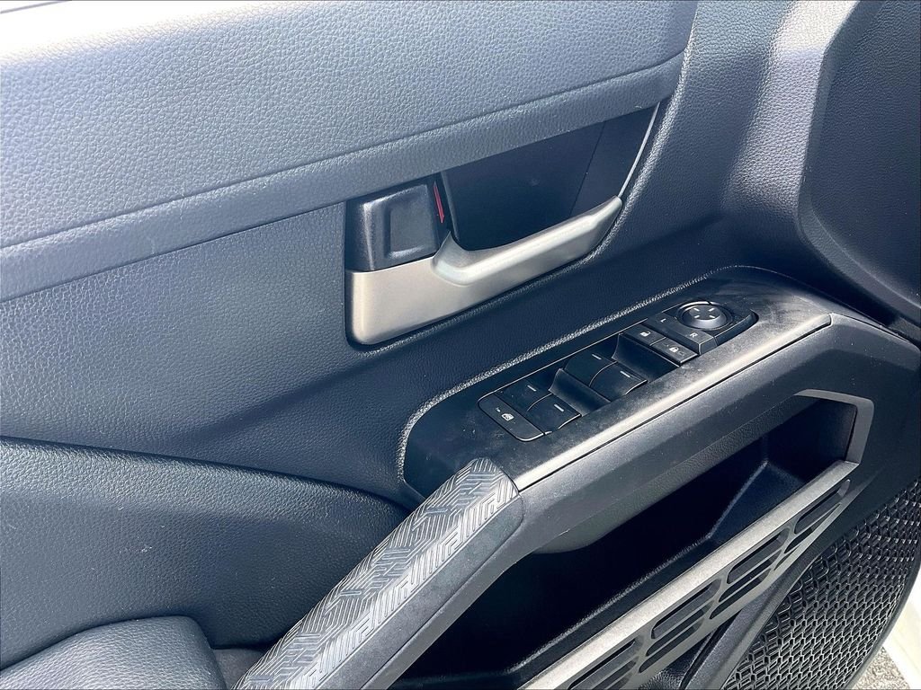 Used 2025 Toyota Tacoma TRD Off-Road AWD/4WD image 37