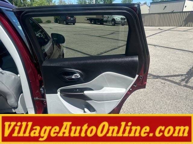 Used 2018 Jeep Compass Latitude w/ Popular Equipment Group AWD/4WD image 33