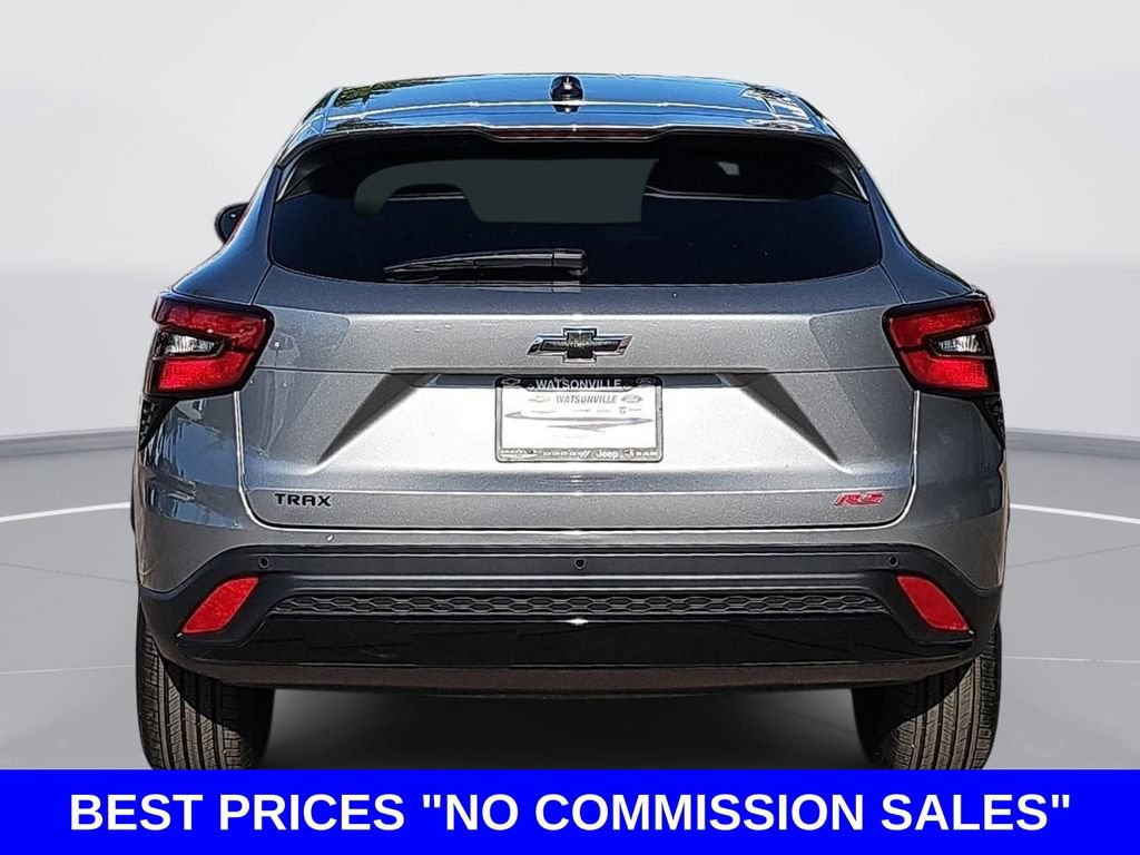 New 2026 Chevrolet Trax RS w/ Sunroof Package FWD image 4