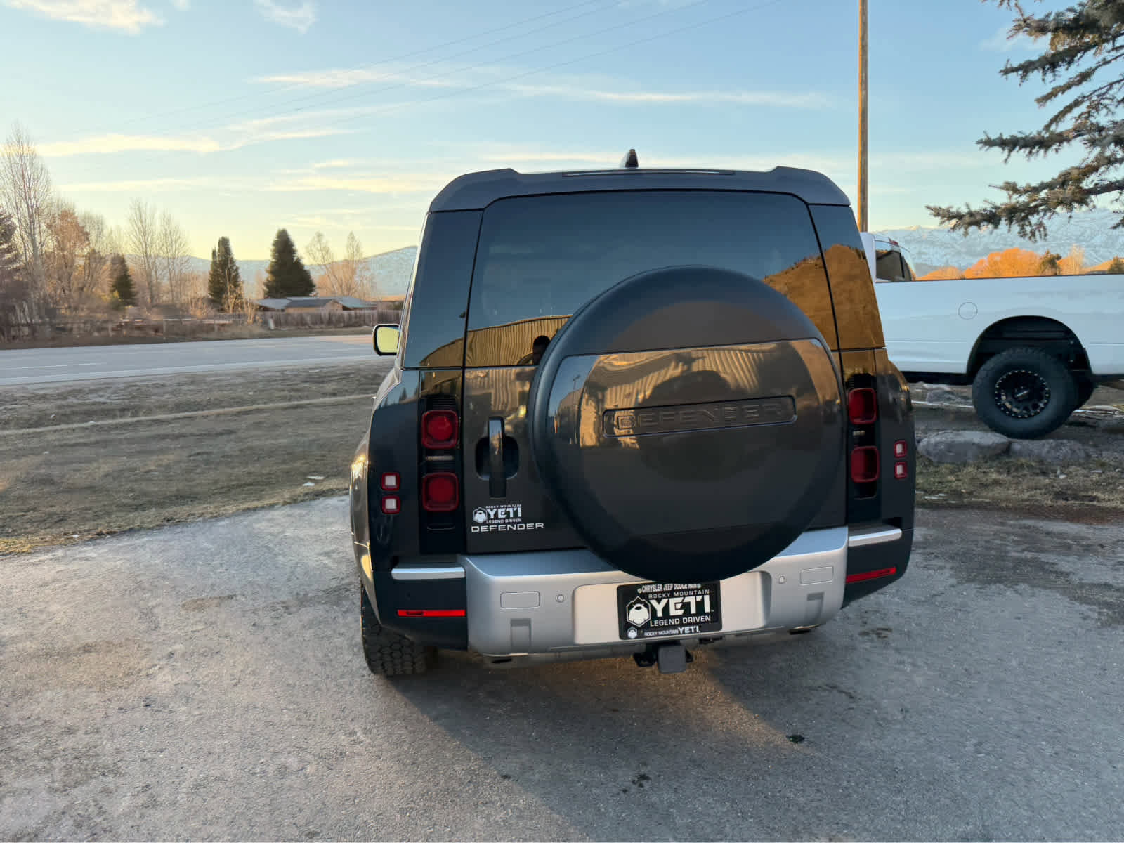 Used 2024 Land Rover Defender 130 S image 12