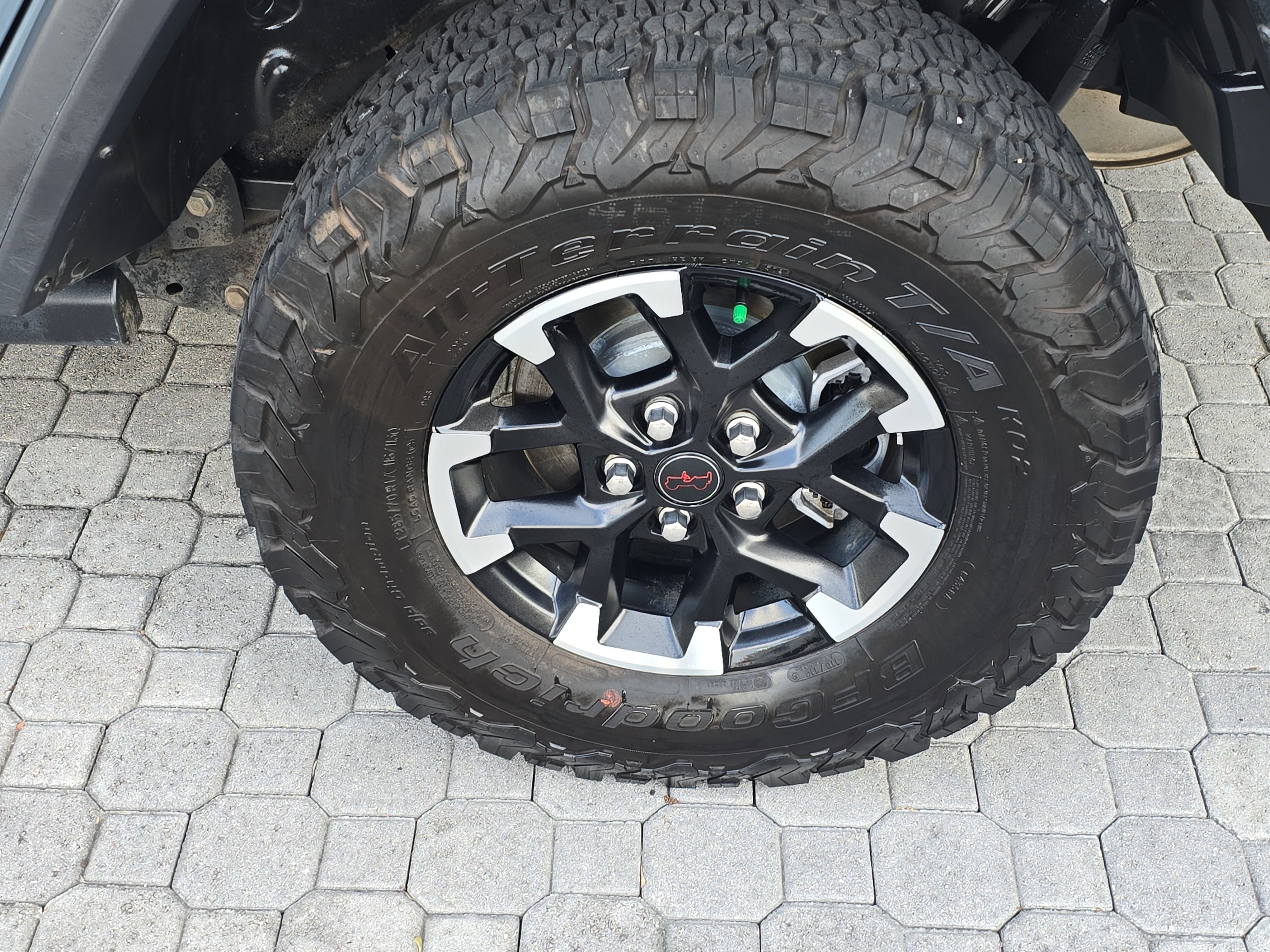 Used 2025 Jeep Wrangler Unlimited Rubicon image 5