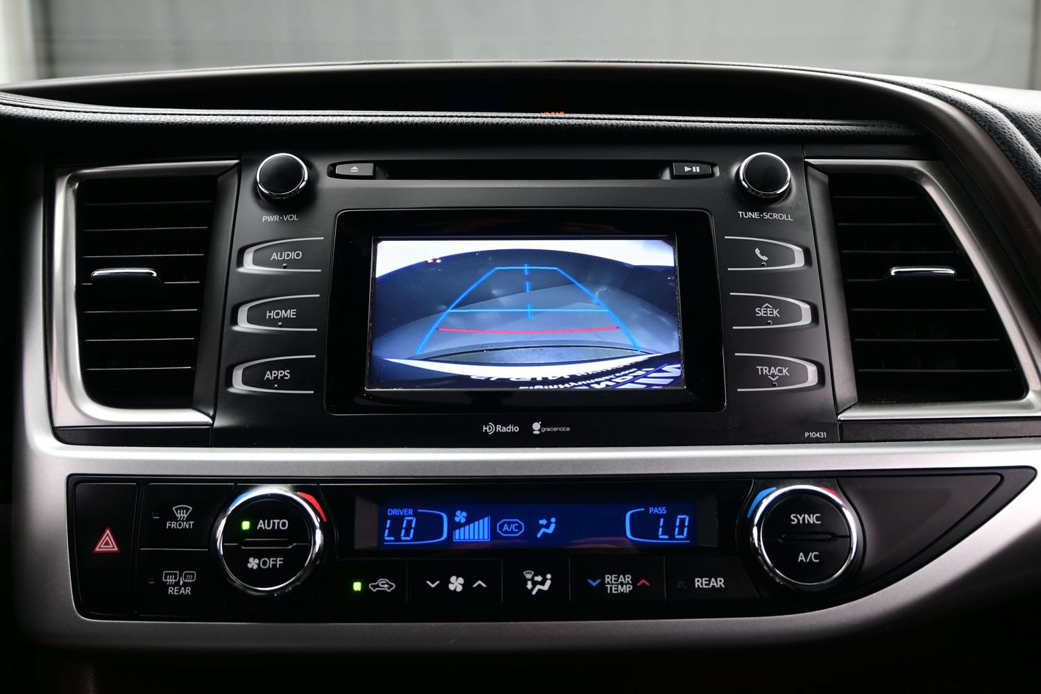Used 2014 Toyota Highlander Plus FWD image 18