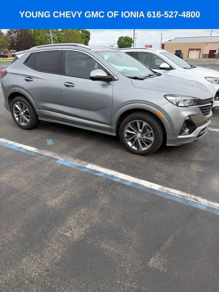 Used 2023 Buick Encore GX Select w/ Sport Touring Package FWD image 1