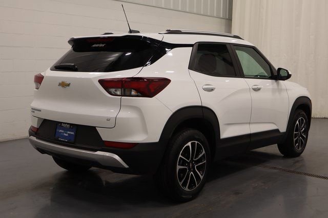 Used 2025 Chevrolet TrailBlazer LT AWD/4WD image 9