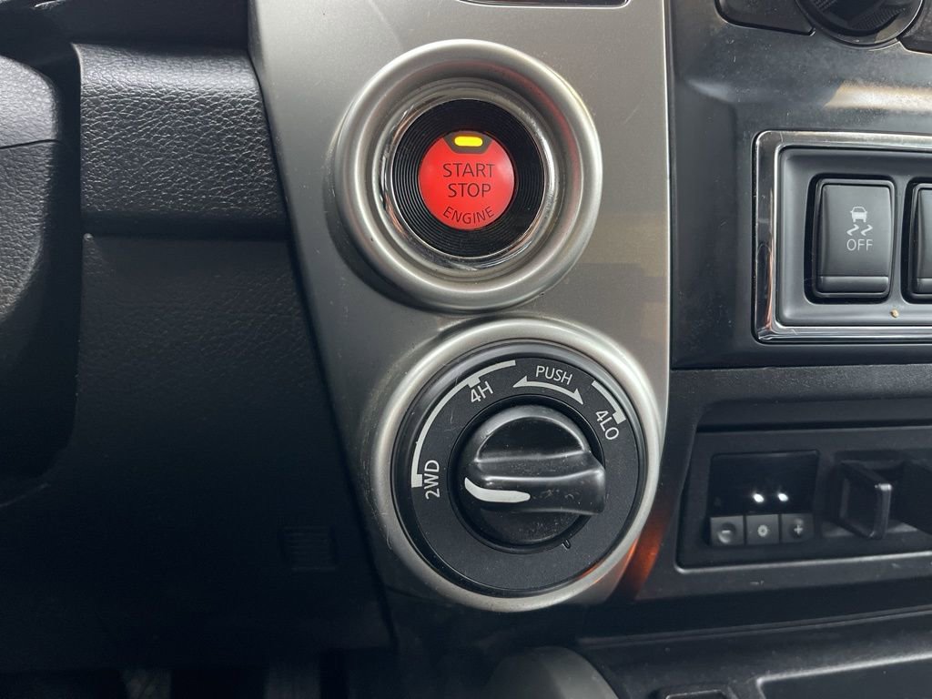 Used 2020 Nissan Titan SV w/ SV Convenience Package image 11