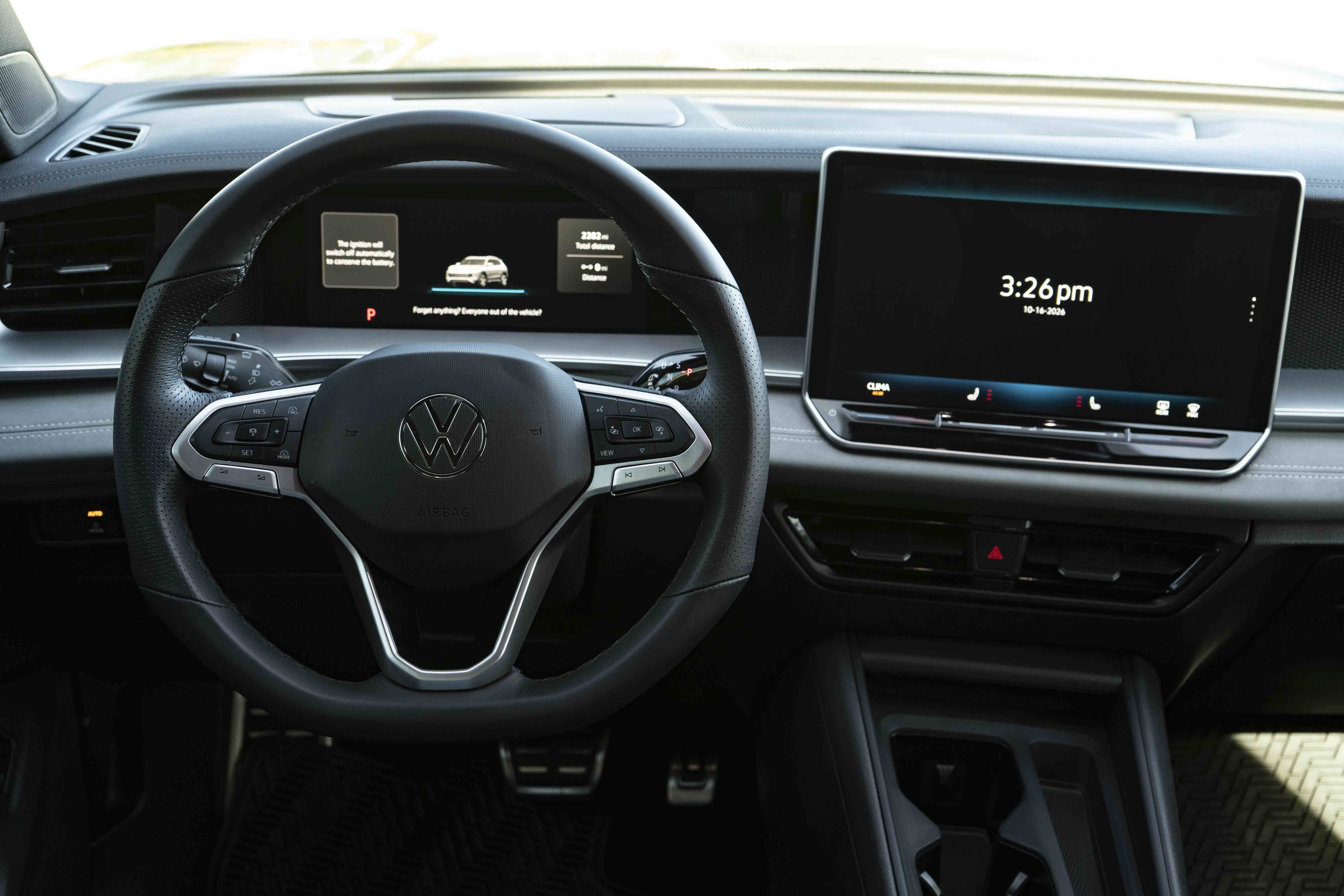 Certified 2026 Volkswagen Tiguan SE R-Line FWD image 18