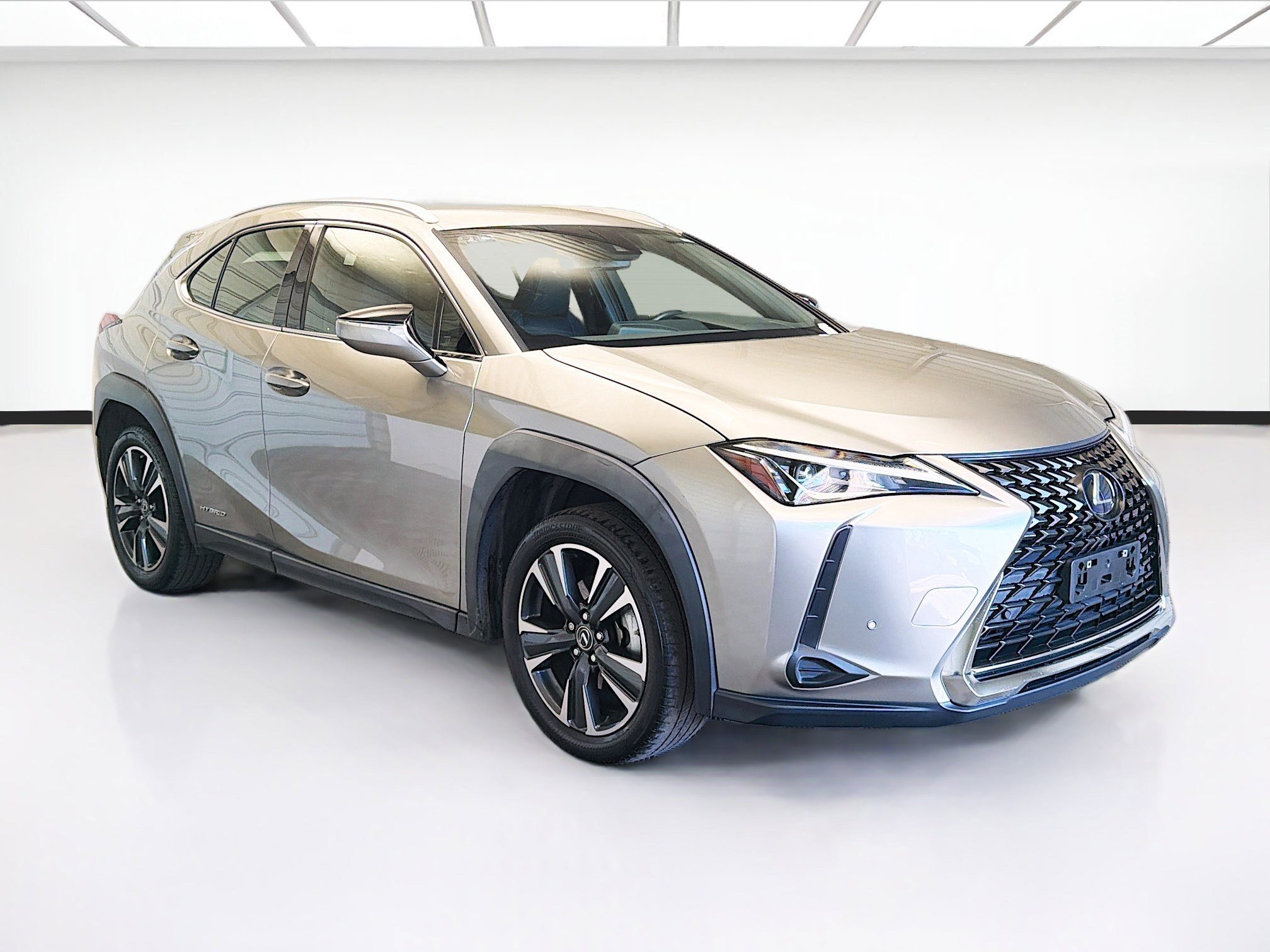 Used 2022 Lexus UX 250h w/ Accessory Package (Z2) image 3