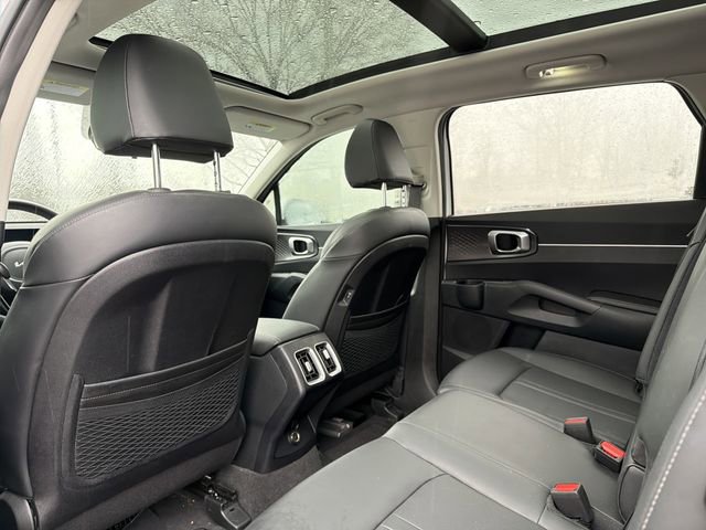 Used 2025 Kia Sorento S w/ Panoramic Sunroof Package image 10