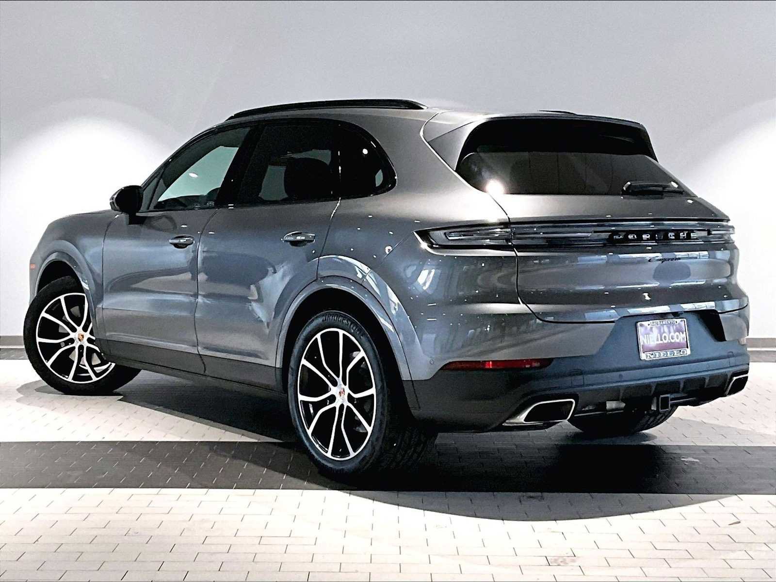 Used 2025 Porsche Cayenne image 3