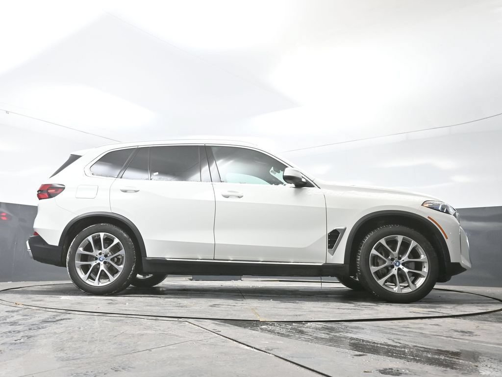 Used 2025 BMW X5 xDrive50e AWD/4WD image 41