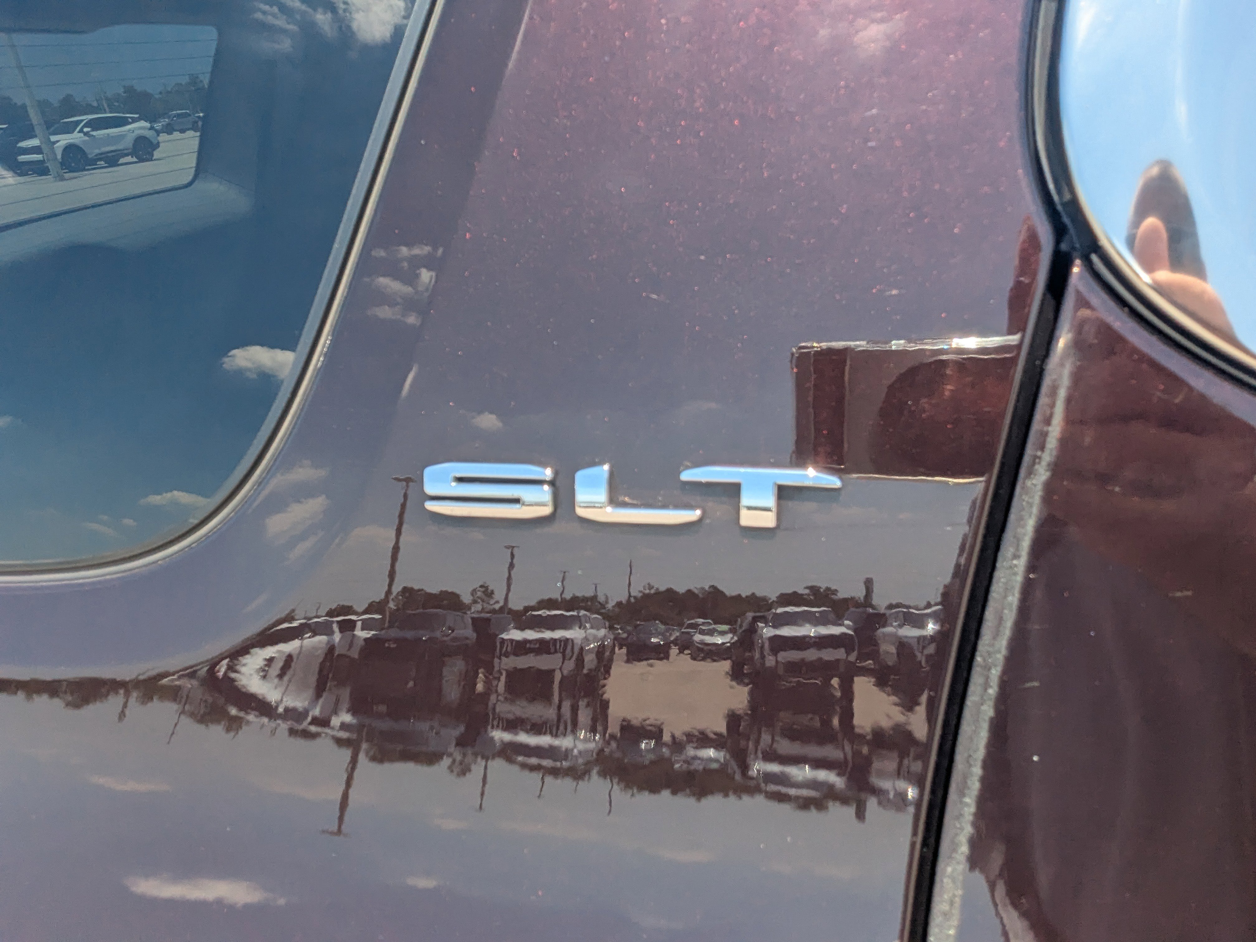 Used 2021 GMC Acadia SLT w/ Premium Package image 13