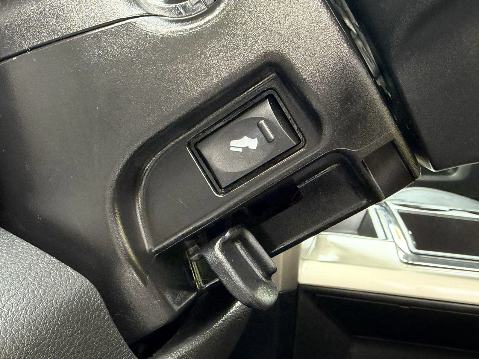 Used 2013 RAM 1500 Laramie AWD/4WD image 25