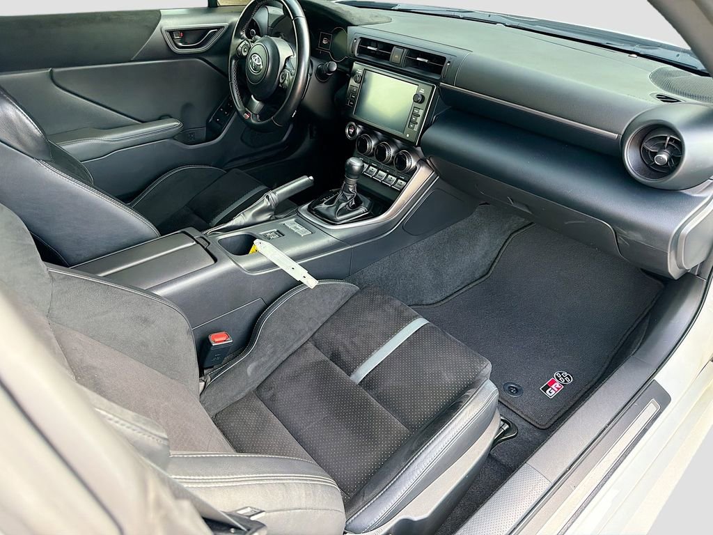 Used 2022 Toyota GR86 Premium image 15