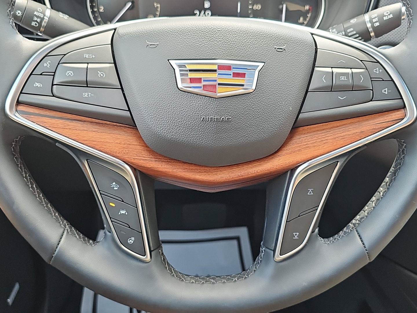 Used 2025 Cadillac XT5 Premium Luxury w/ LPO, Floor Liner Package AWD/4WD image 20