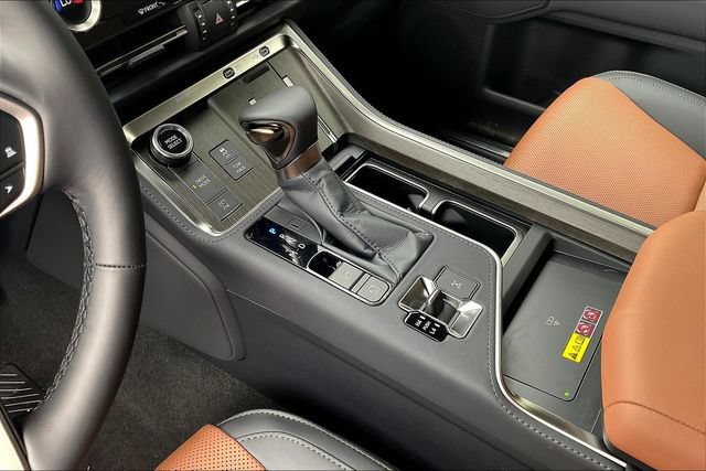 New 2026 Lexus GX 550 w/ Cold Area Package AWD/4WD image 8