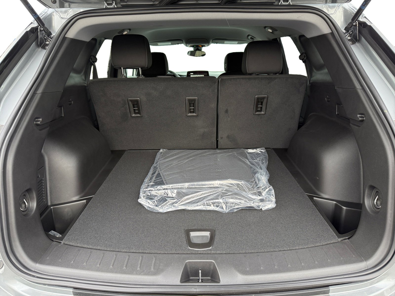 New 2025 Chevrolet Blazer LT w/ Midnight/Sport Edition image 17