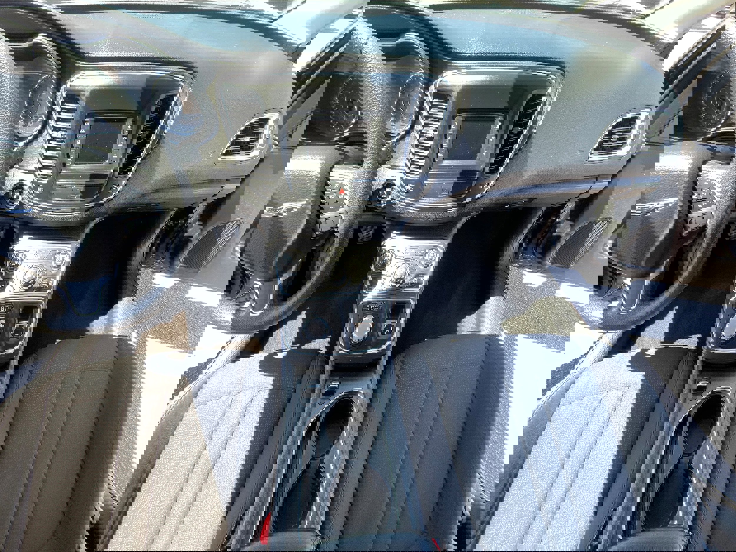 Used 2016 Chrysler 200 Limited image 18