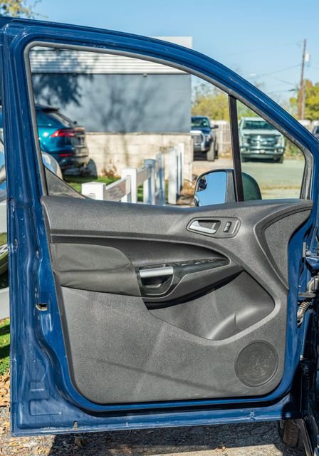Used 2017 Ford Transit Connect XLT image 17