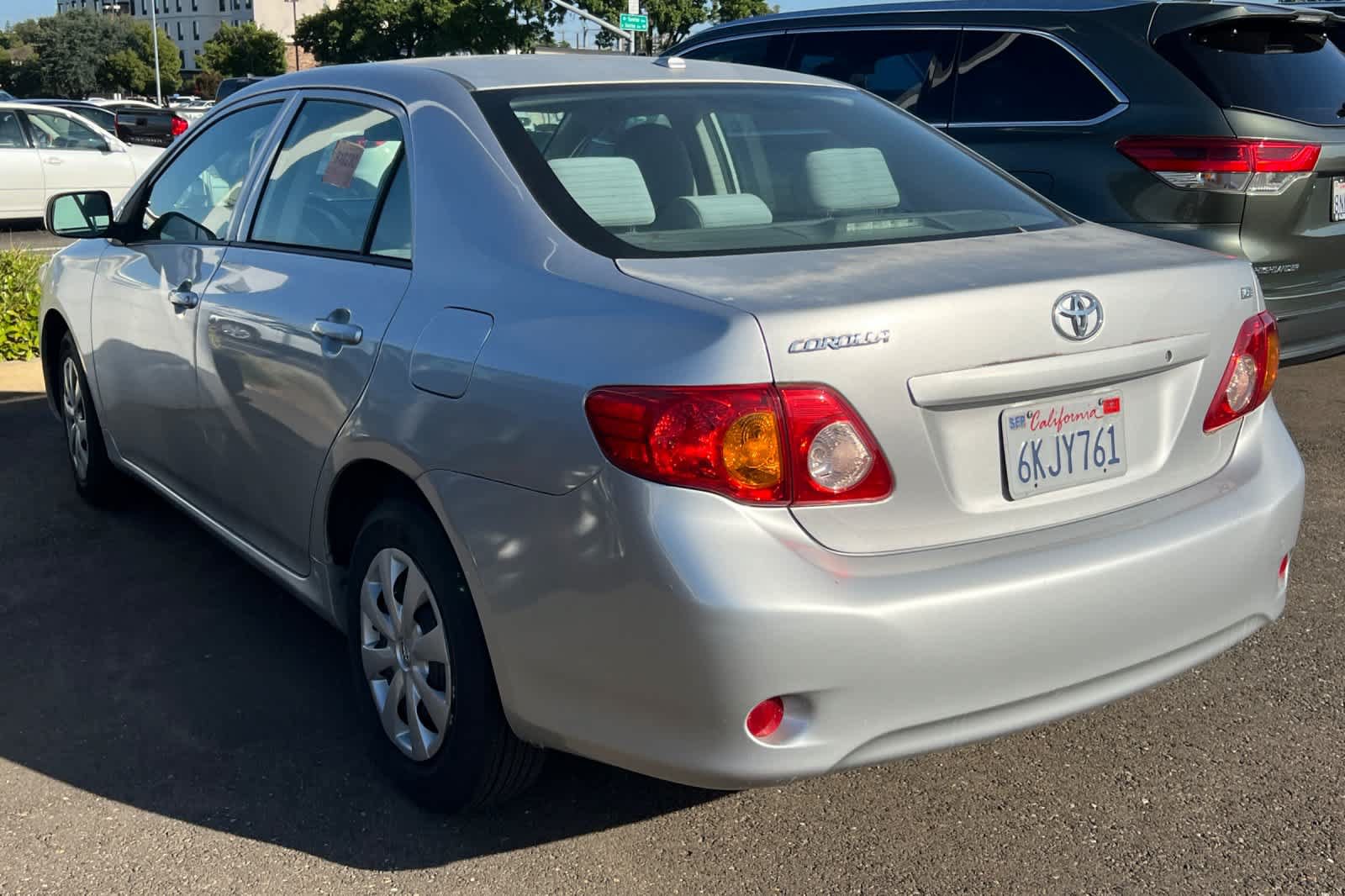 Used 2010 Toyota Corolla LE FWD image 6