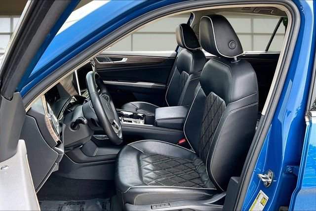 Used 2025 Volkswagen Atlas SEL Premium R-Line AWD/4WD image 25