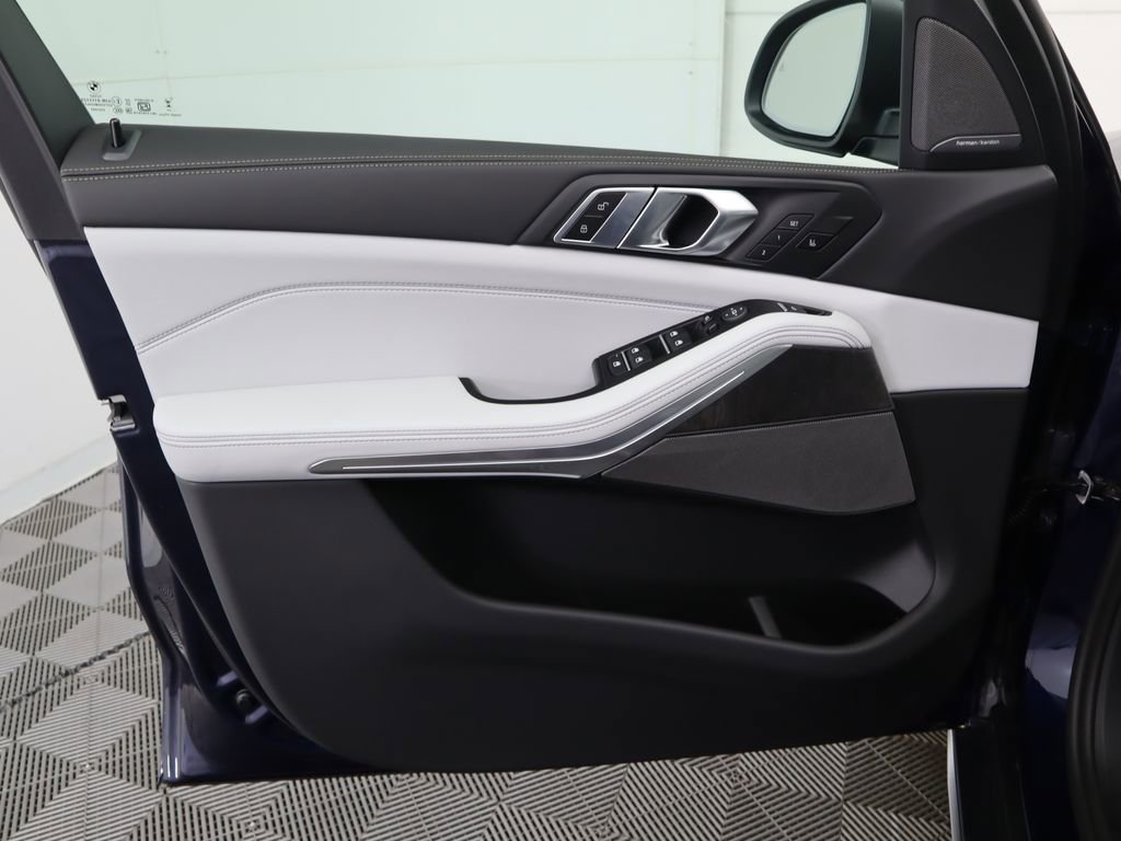 Certified 2026 BMW X5 xDrive40i w/ Climate Comfort Package image 25