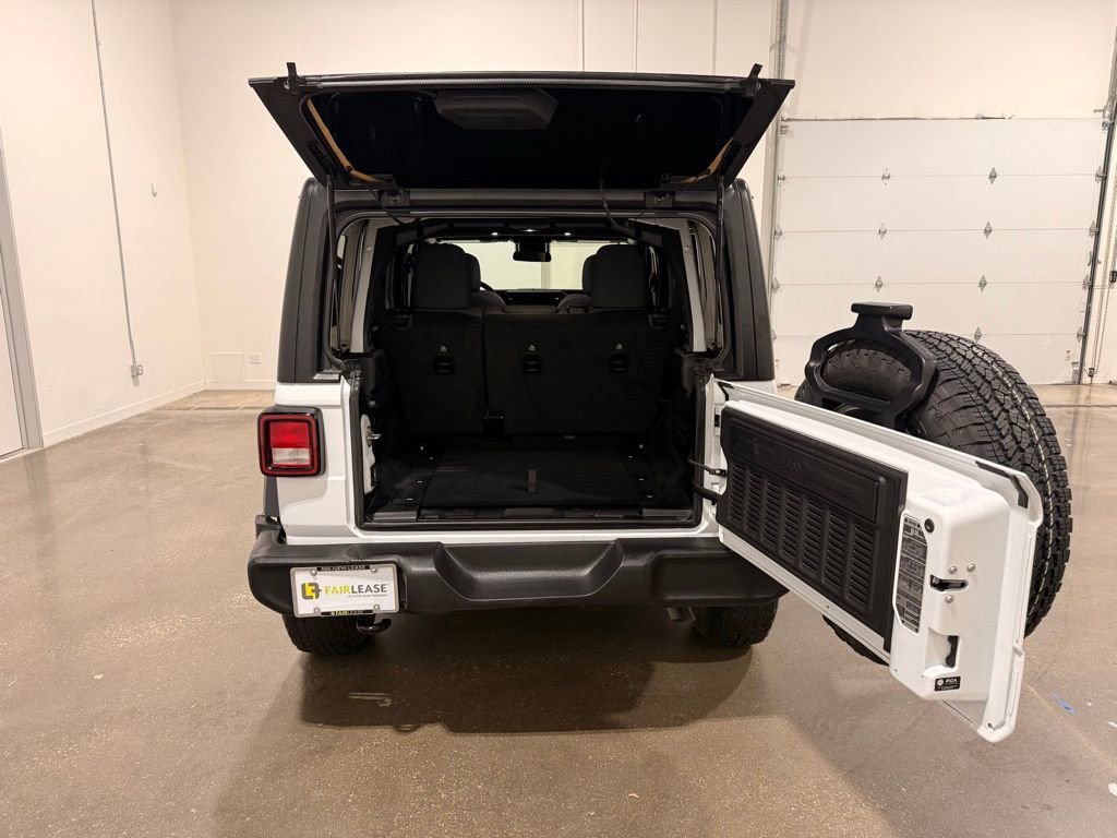 Used 2024 Jeep Wrangler Sport S image 9