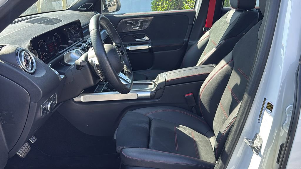 Certified 2025 Mercedes-Benz GLB 35 AMG 4MATIC image 20