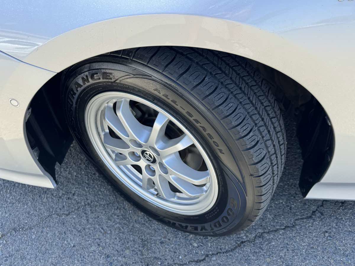 Used 2017 Toyota Prius Two w/ Prius Two Safety Plus Package FWD image 35
