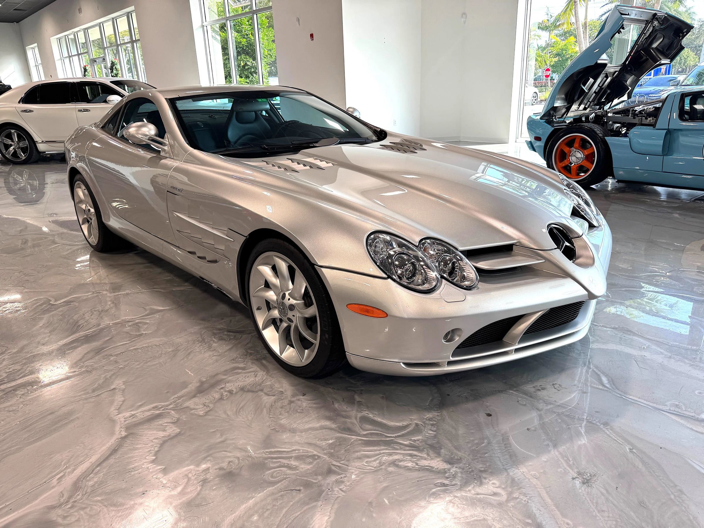 Used 2006 Mercedes-Benz SLR image 3