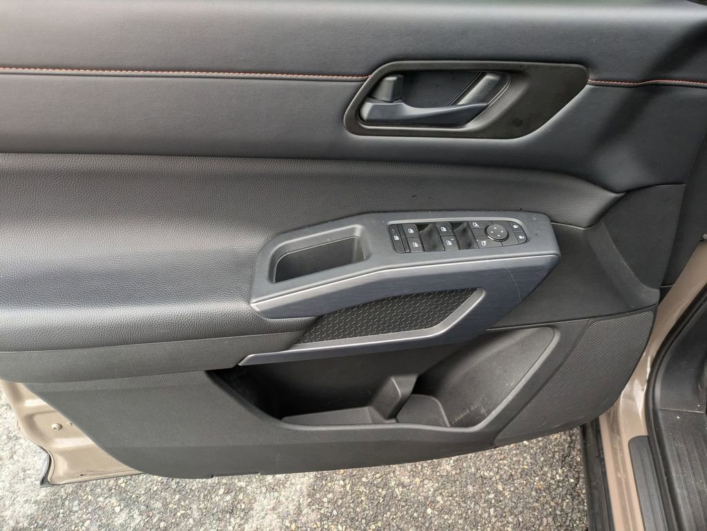 Used 2024 Nissan Pathfinder Rock Creek image 9