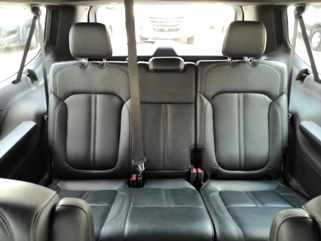 Used 2025 Jeep Wagoneer L Series II AWD/4WD image 35