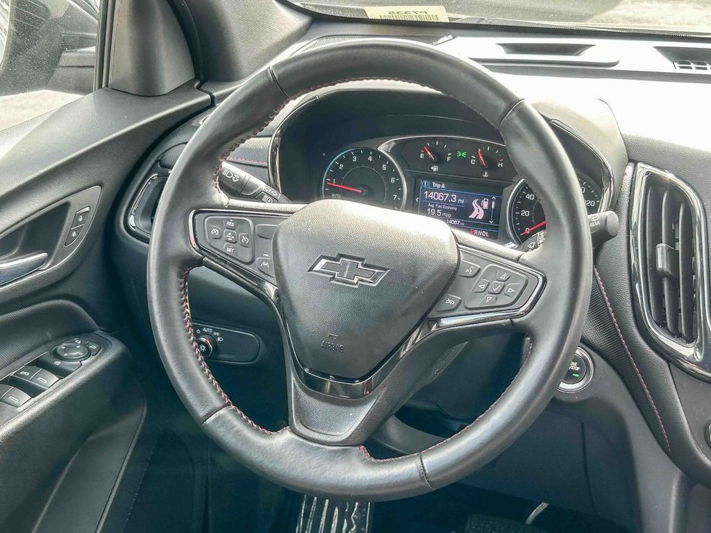 Used 2022 Chevrolet Equinox RS w/ LPO, Cargo Package FWD image 16