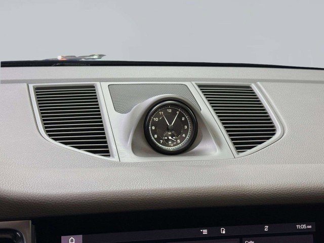 Used 2024 Porsche Macan image 47