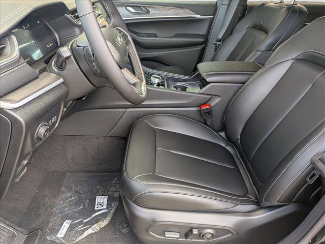 New 2025 Jeep Grand Cherokee L Limited w/ Black Appearance Package image 4