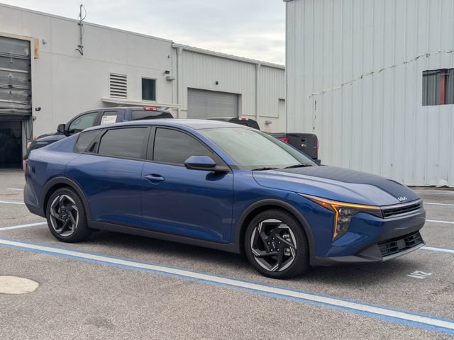 Used 2025 Kia K4 EX FWD image 2
