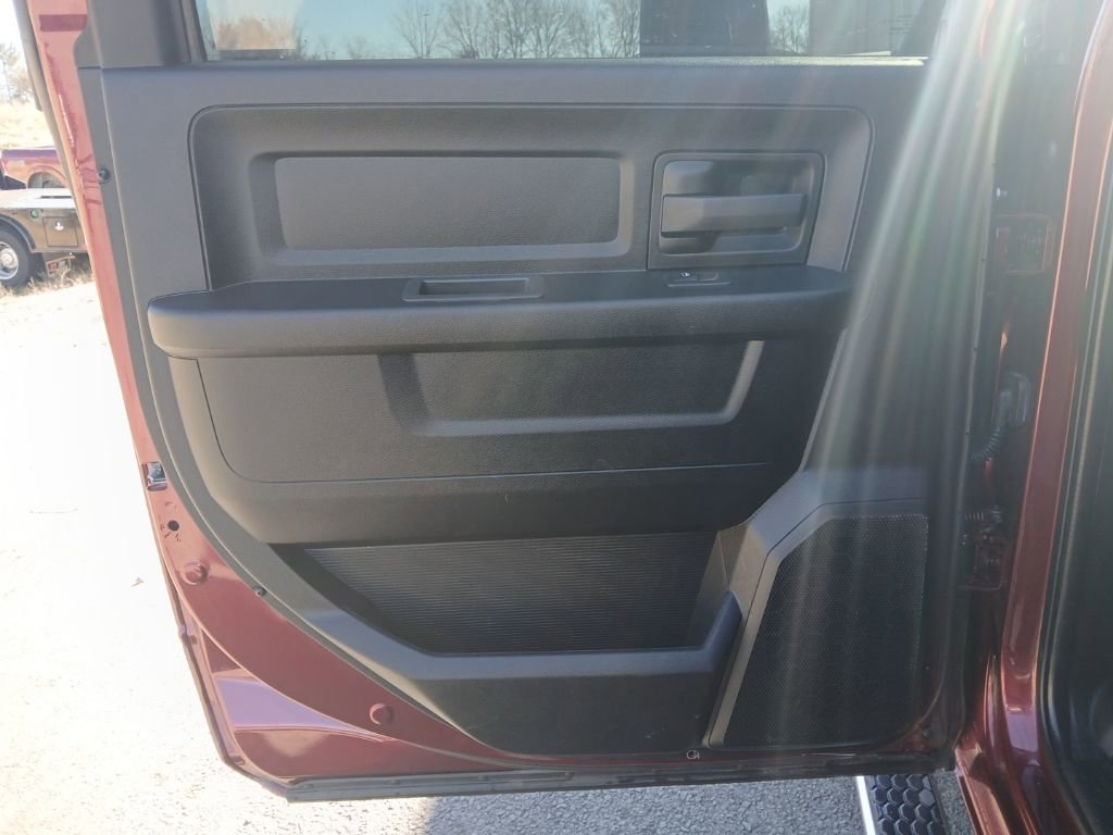 Used 2024 RAM 2500 Tradesman w/ Chrome Appearance Group image 35