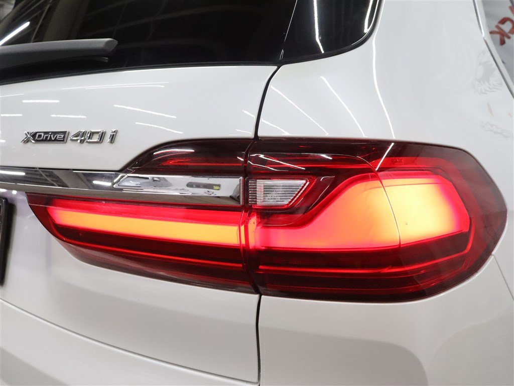 Used 2021 BMW X7 xDrive40i w/ Premium Package 2 AWD/4WD image 11