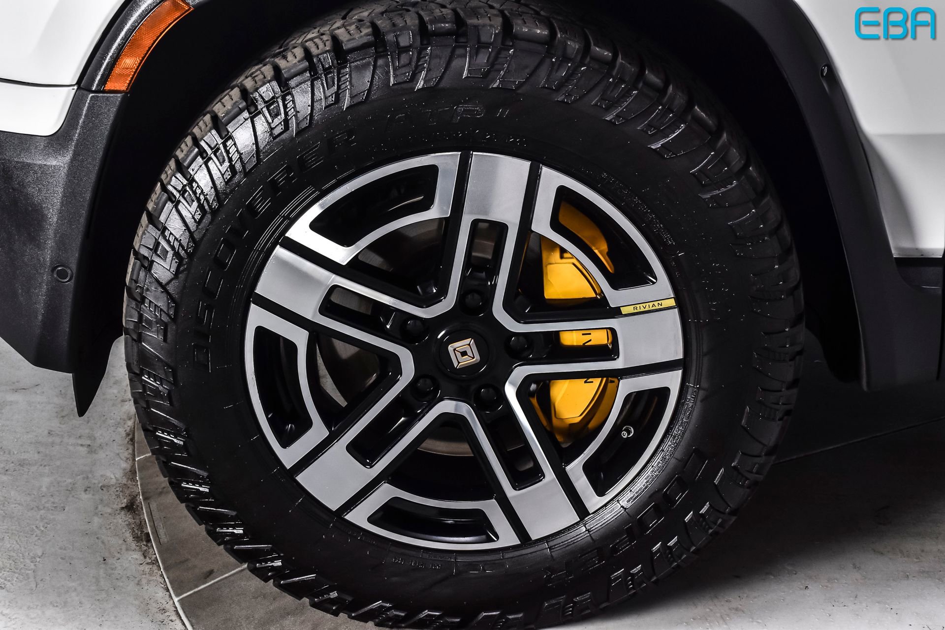 Used 2022 Rivian R1T Adventure AWD/4WD image 8