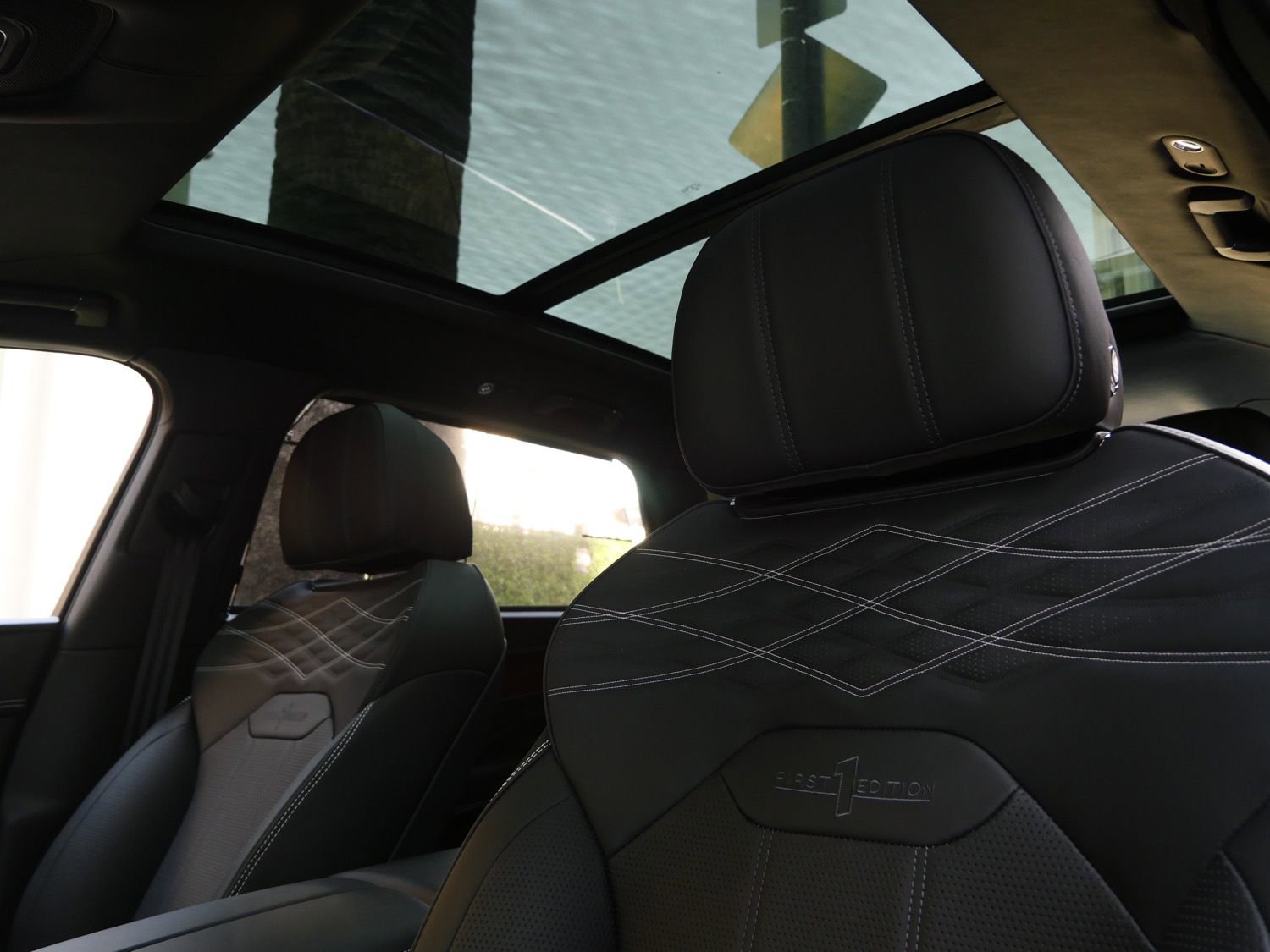 Used 2023 Bentley Bentayga Extended Wheelbase image 18