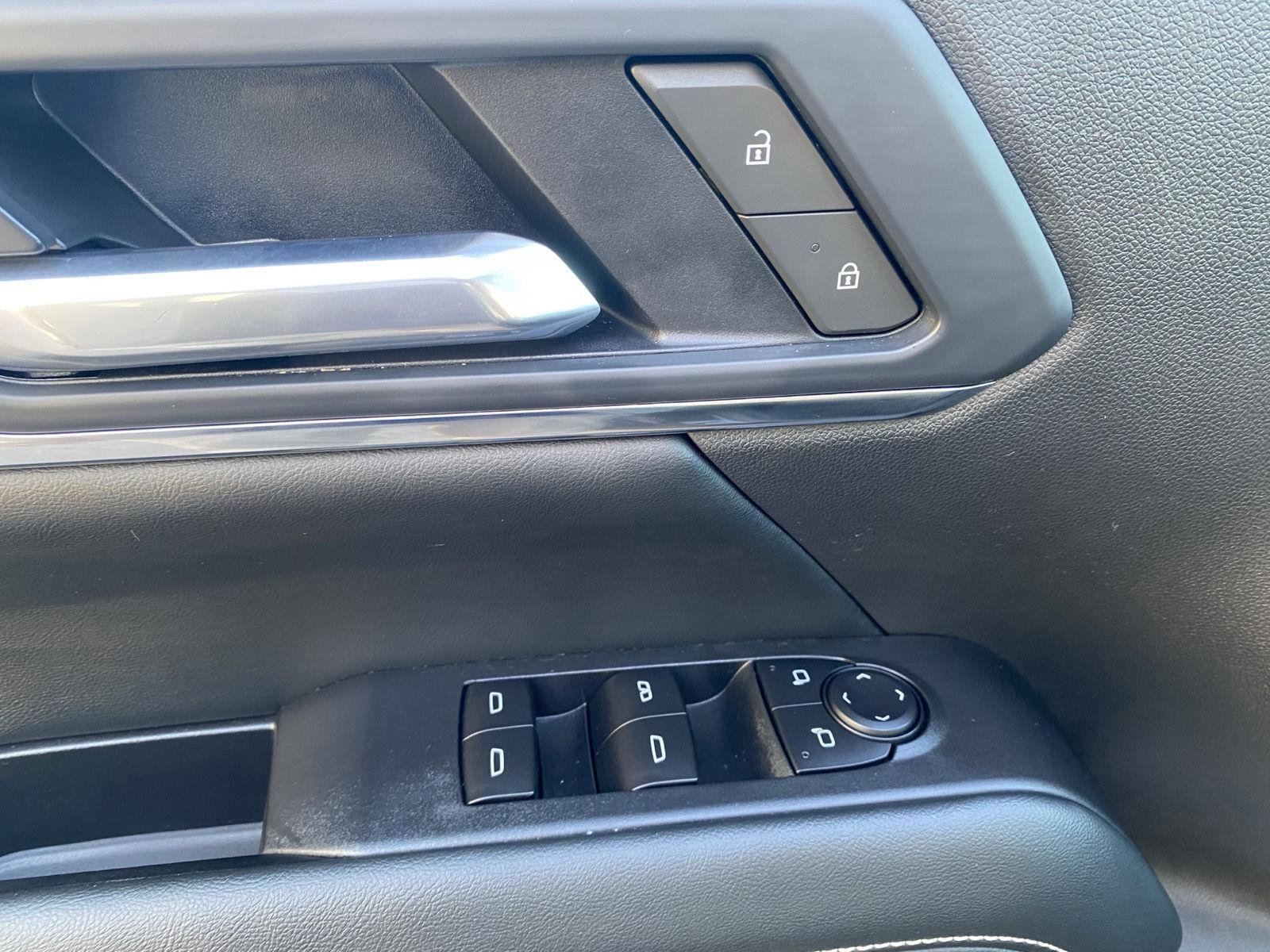 Used 2025 GMC Terrain Elevation image 18