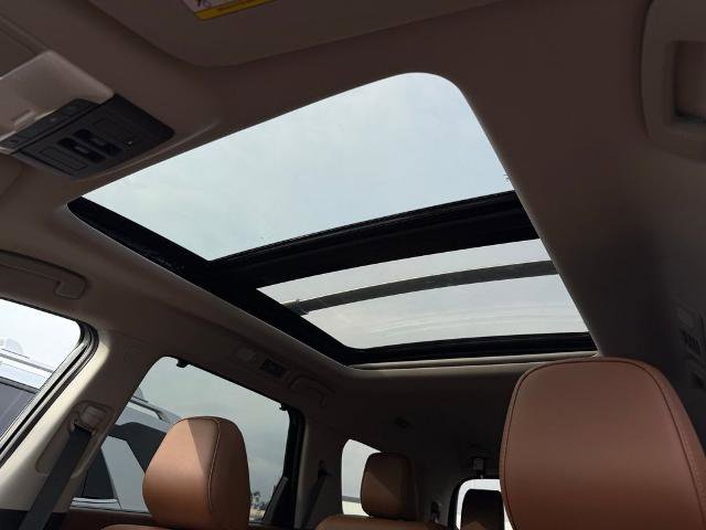 New 2025 Nissan Pathfinder Platinum image 16