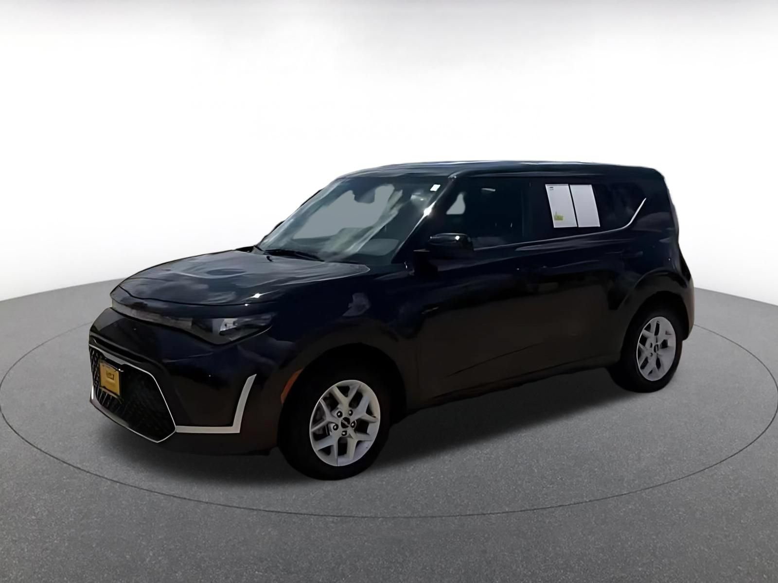 Used 2025 Kia Soul LX w/ LX Technology Package FWD image 7