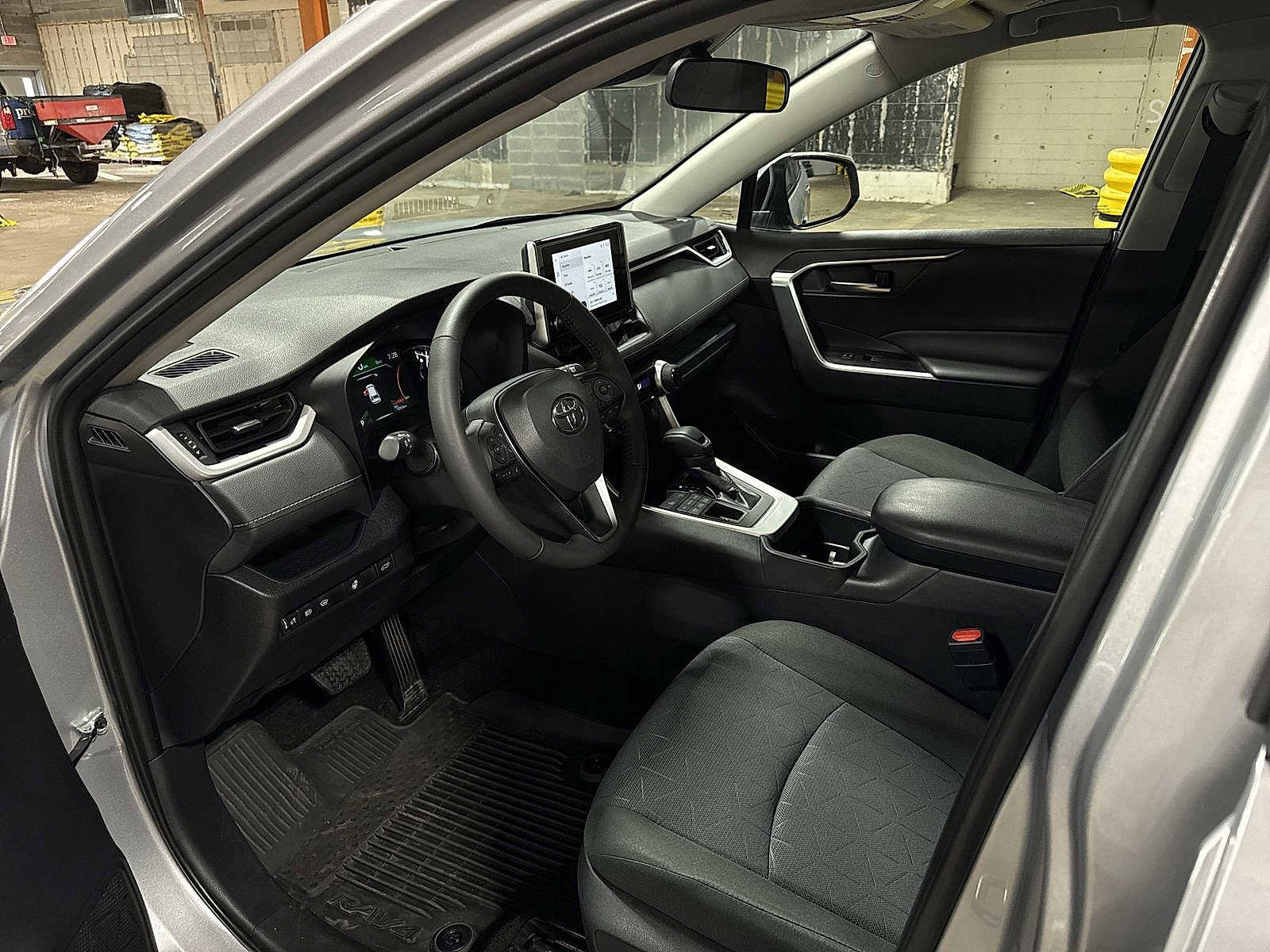 Certified 2025 Toyota RAV4 XLE w/ Convenience Package image 29