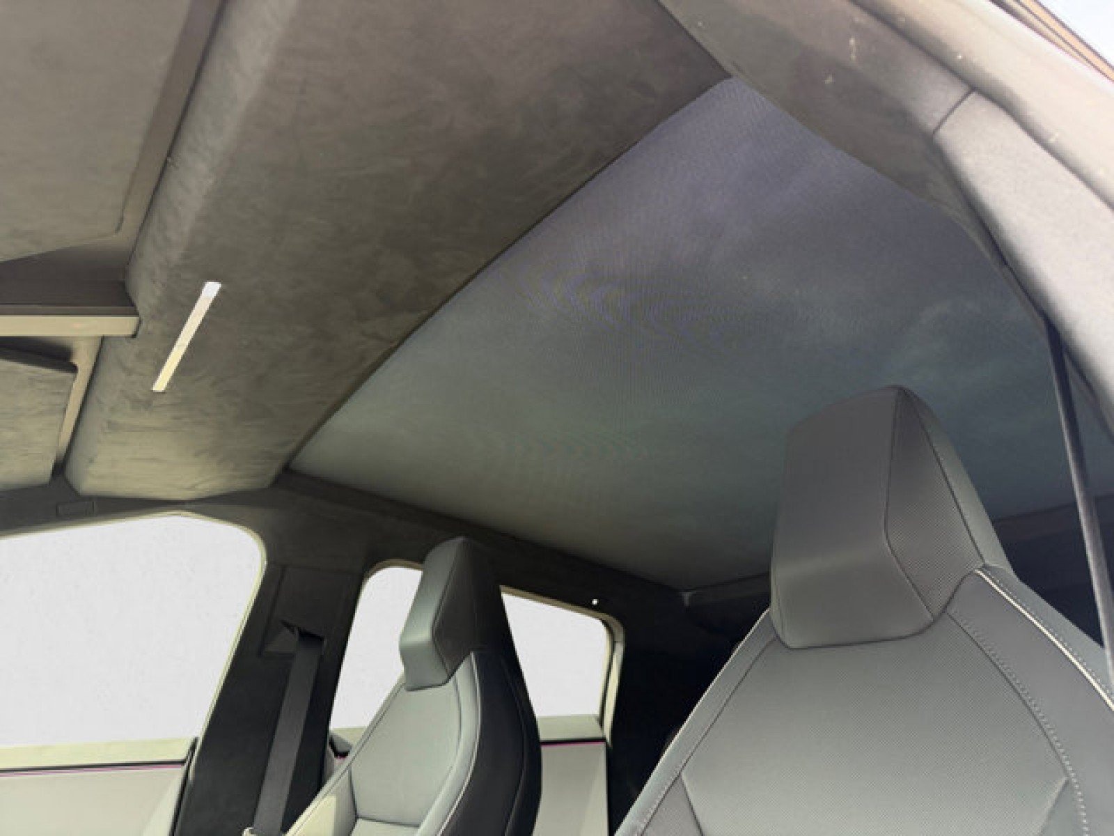 Used 2024 Tesla Cybertruck AWD Crew Cab image 11