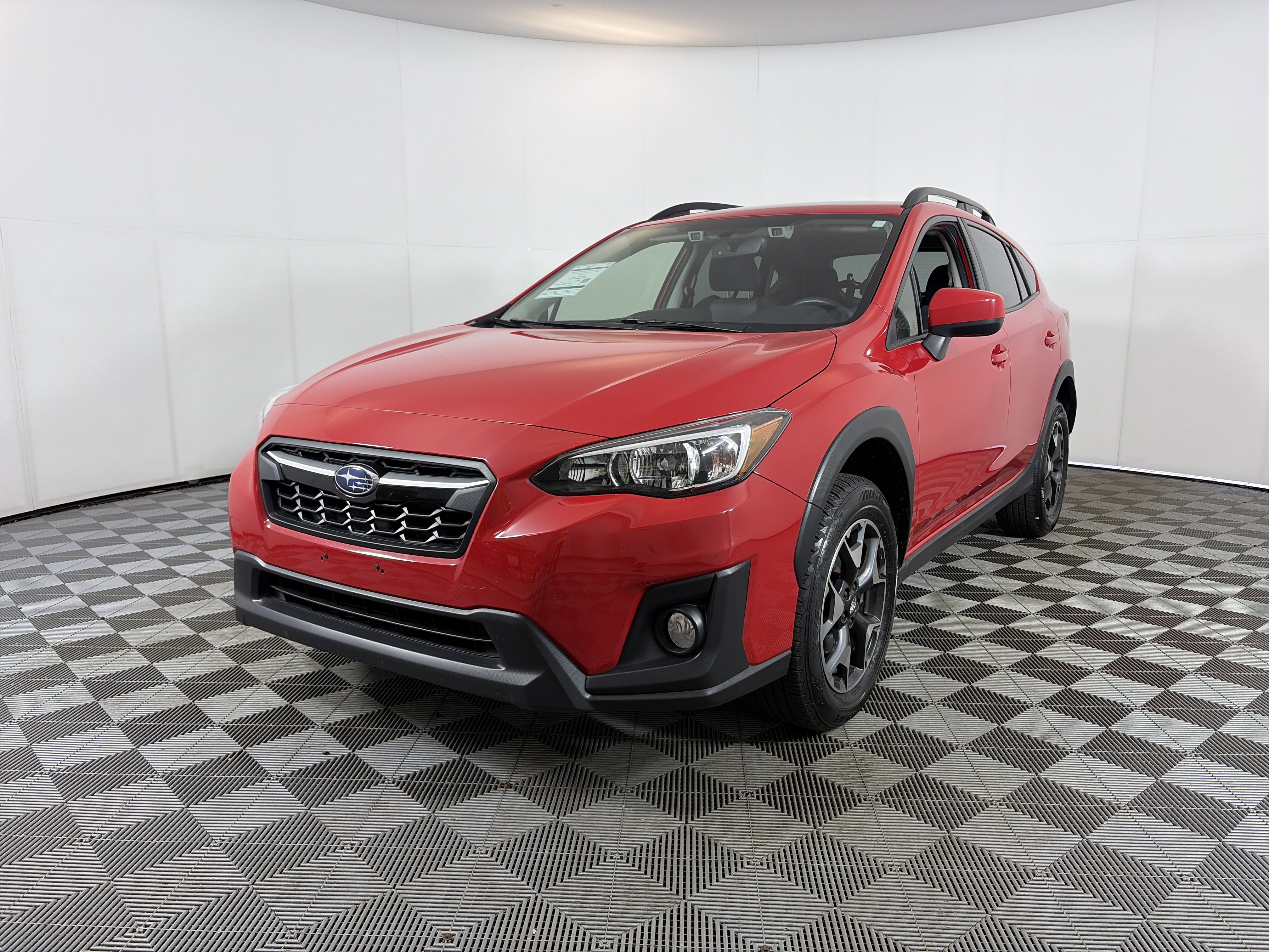 Used 2020 Subaru Crosstrek 2.0i Premium w/ Moonroof Package 1 AWD/4WD image 2