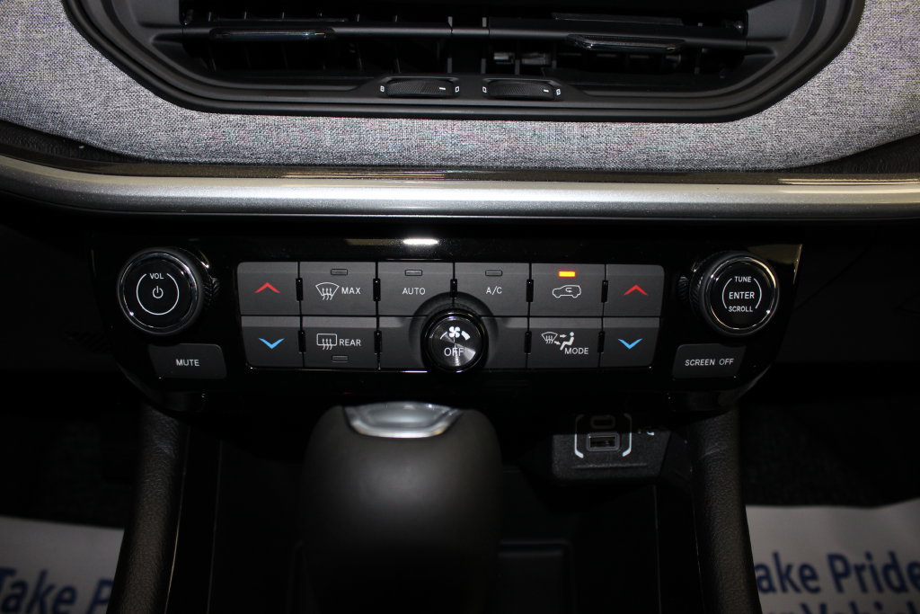 New 2026 Jeep Compass Latitude AWD/4WD image 13
