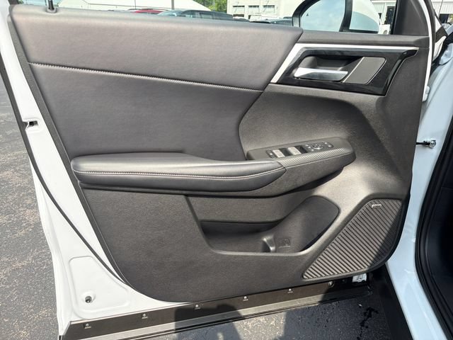 Used 2025 Mitsubishi Outlander SE FWD image 11