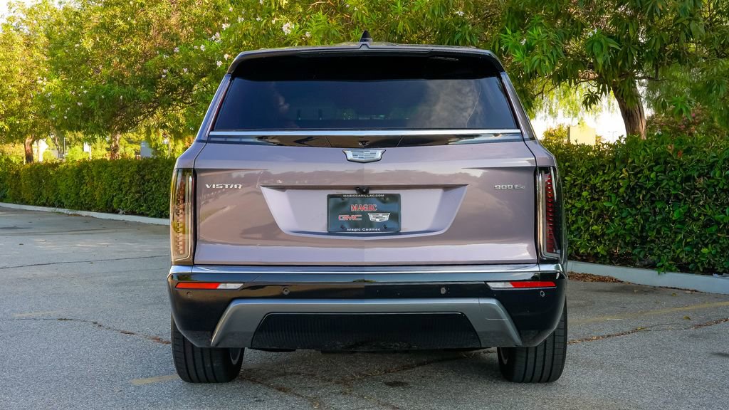 Used 2026 Cadillac Vistiq Luxury AWD/4WD image 9