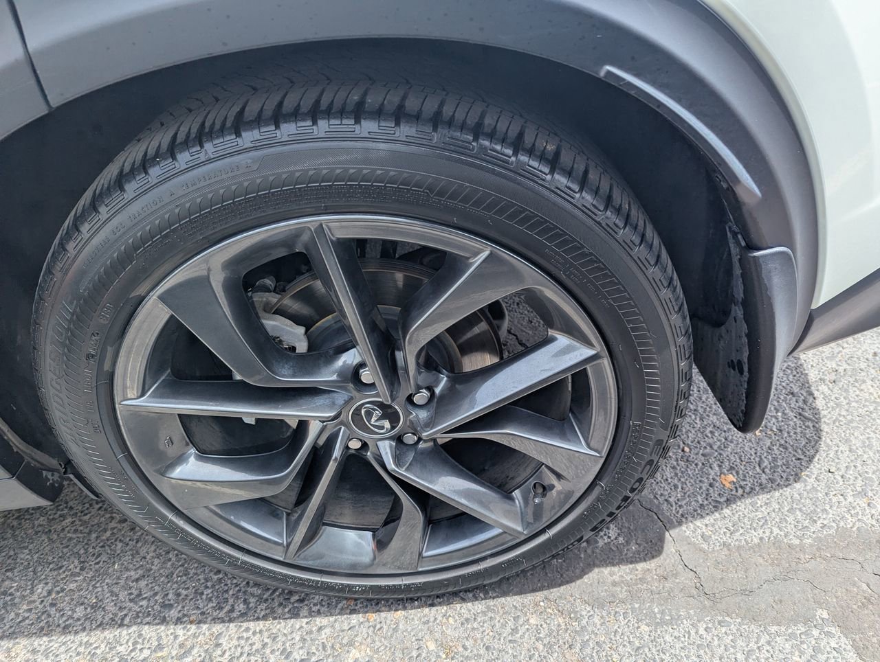 Certified 2019 INFINITI QX50 Essential w/ Sensory Package AWD/4WD image 8