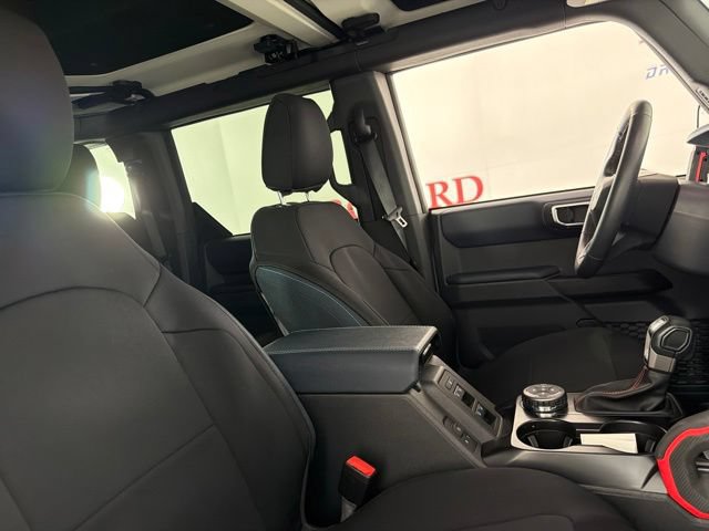 Used 2025 Ford Bronco Heritage Edition AWD/4WD image 16